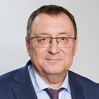 Цифровые технологии дистанционного мониторинга за состоянием пациента помогают видеть врачу наиболее полную картину колебаний артериального давления и пульса. Такой современный диагностический метод, интегрированный в повседневную жизнь пациента, может стать основой для персонализированного лечения. В ходе исследования комбинация двух активных компонентов, азилсартана и хлорталидона, в очередной раз показала свою эффективность в лечении артериальной гипертензии; терапия позволяет не просто снижать цифры артериального давления, а улучшать психоэмоциональное состояние и качество жизни пациентов